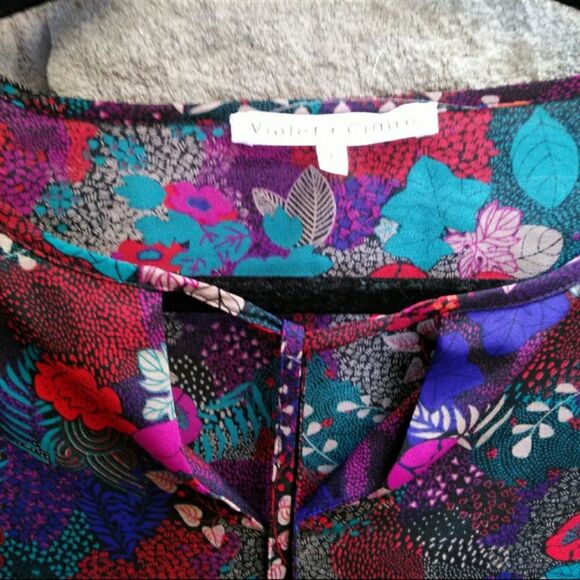 VIOLET + CLAIRE Top Med tulip sleeve Moody floral tie blouse - Picture 9 of 9